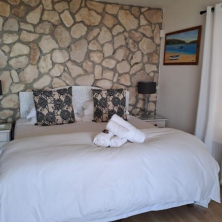 Kleinzee Oceanfront Guesthouse Gansbaai Exterior photo