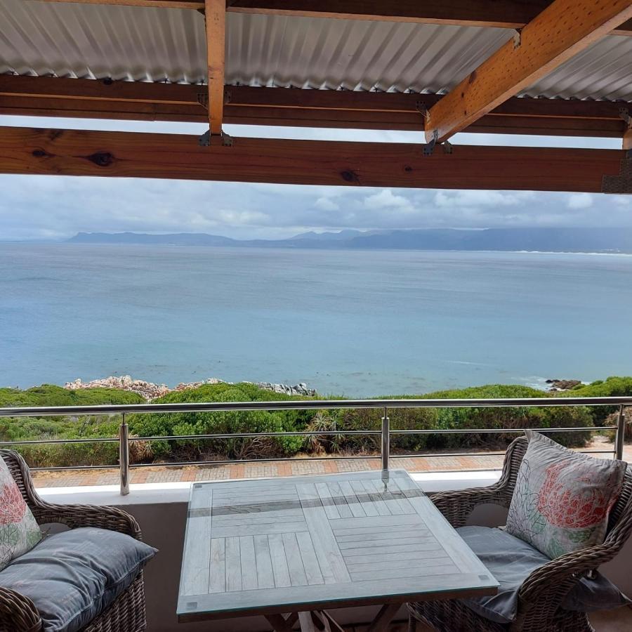 Kleinzee Oceanfront Guesthouse Gansbaai Exterior photo
