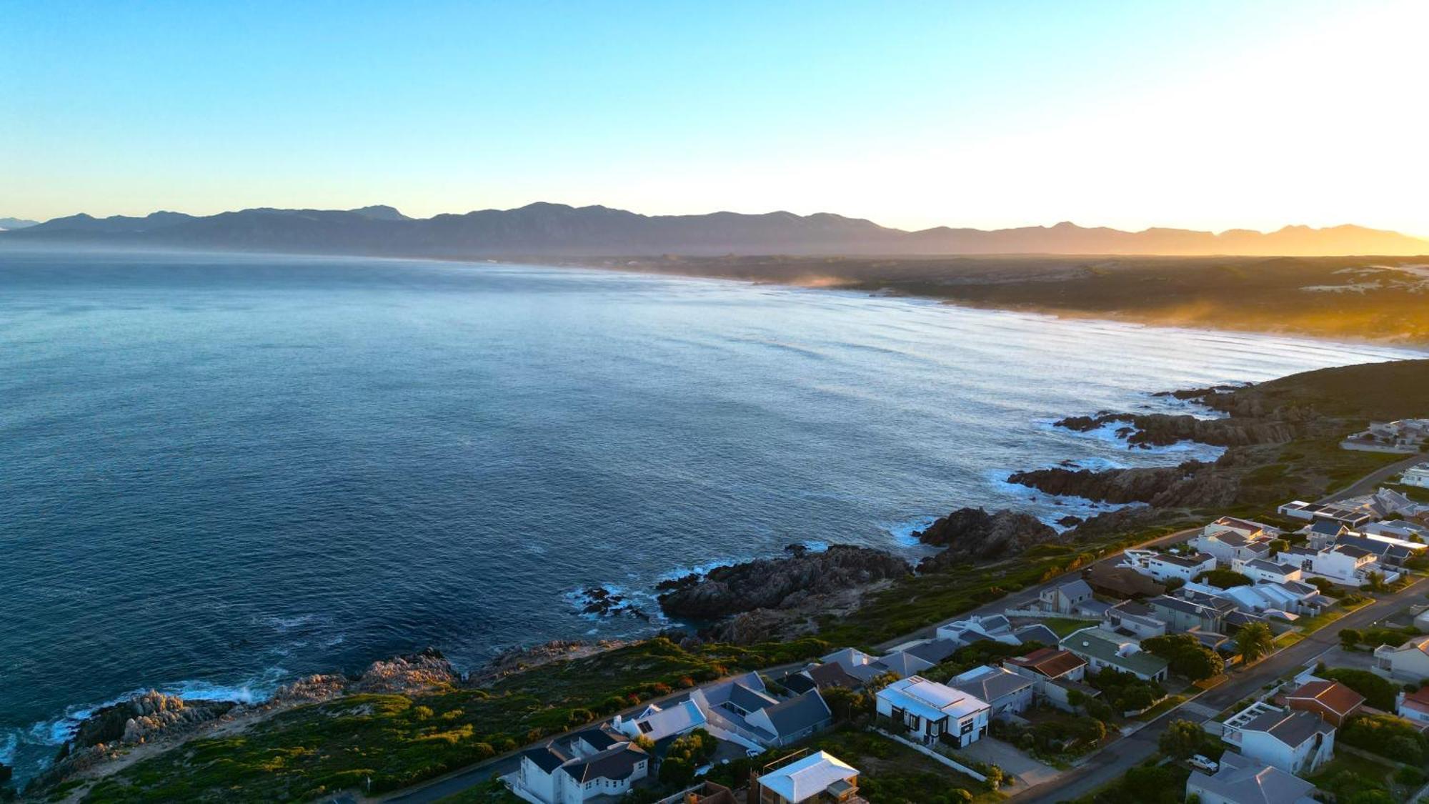 Kleinzee Oceanfront Guesthouse Gansbaai Exterior photo