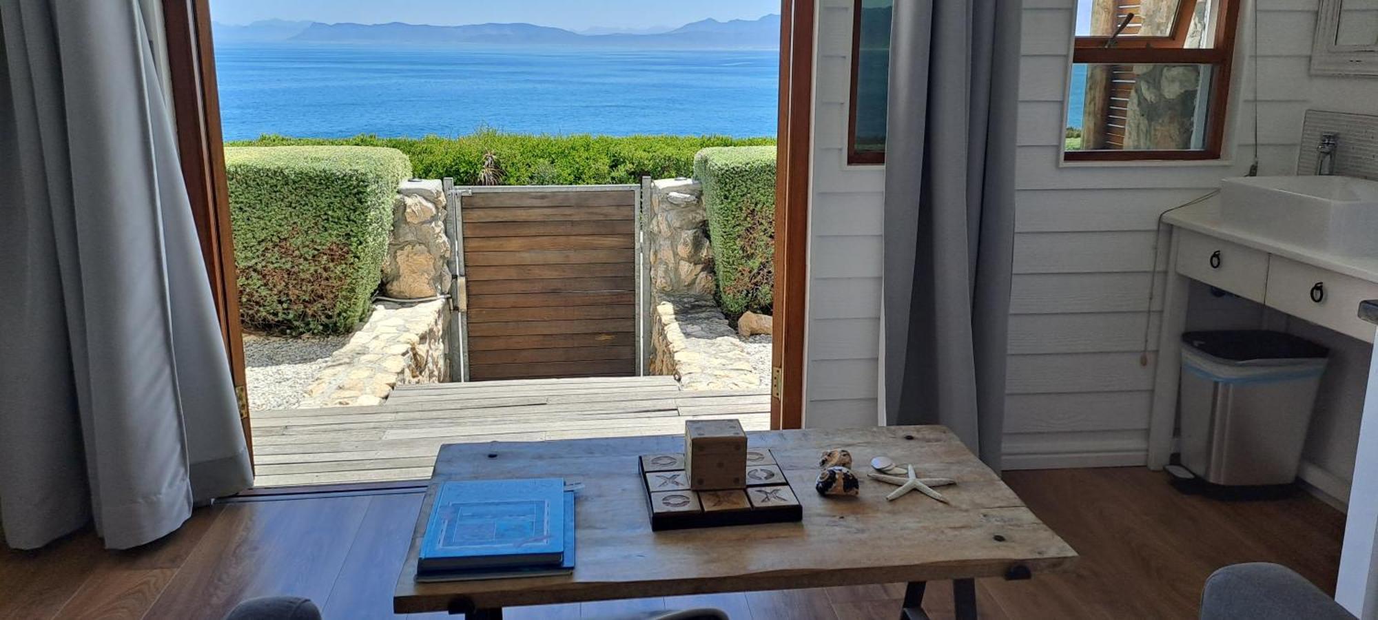 Kleinzee Oceanfront Guesthouse Gansbaai Exterior photo